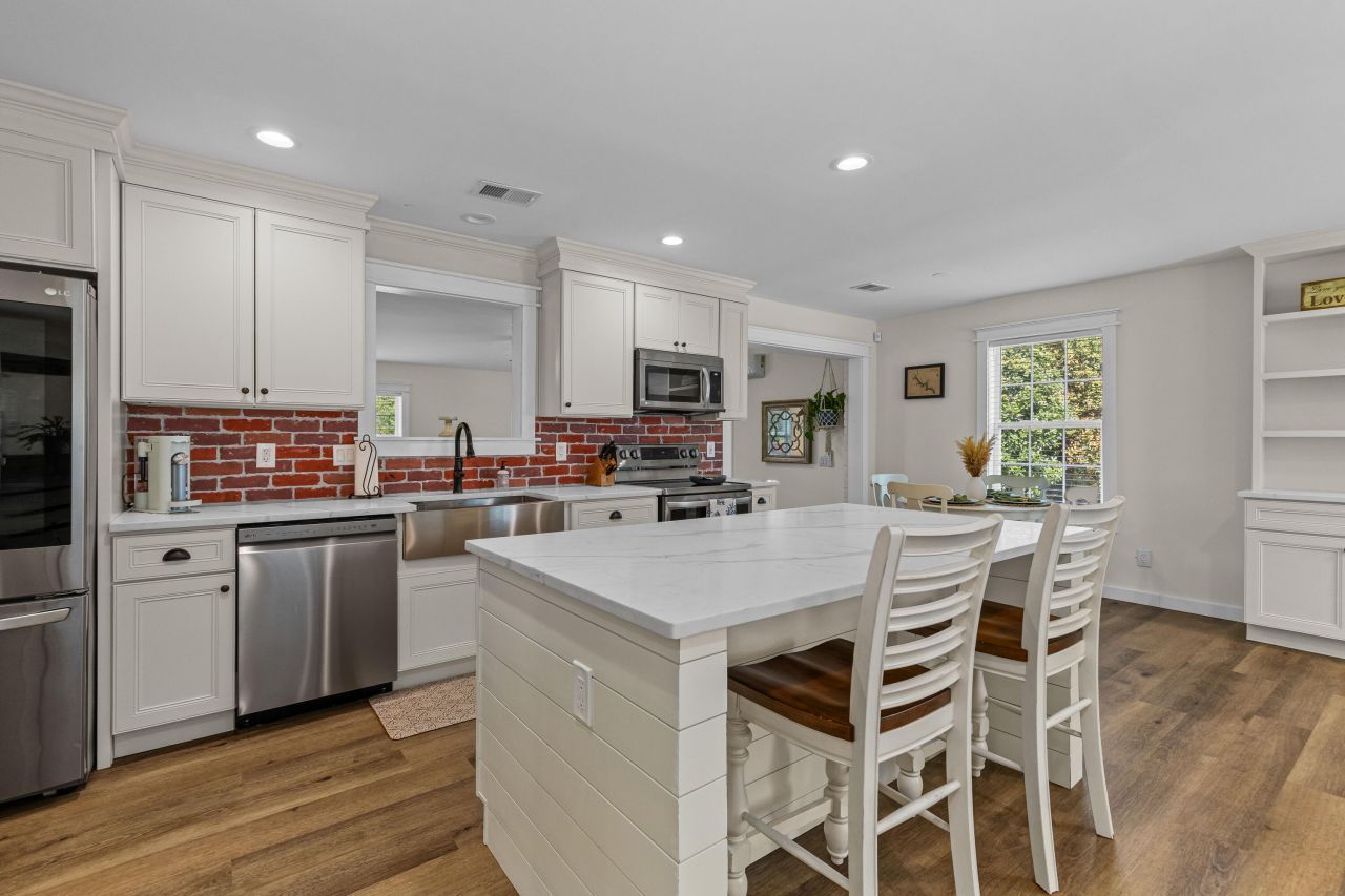 210 Cassena Street Photo 11