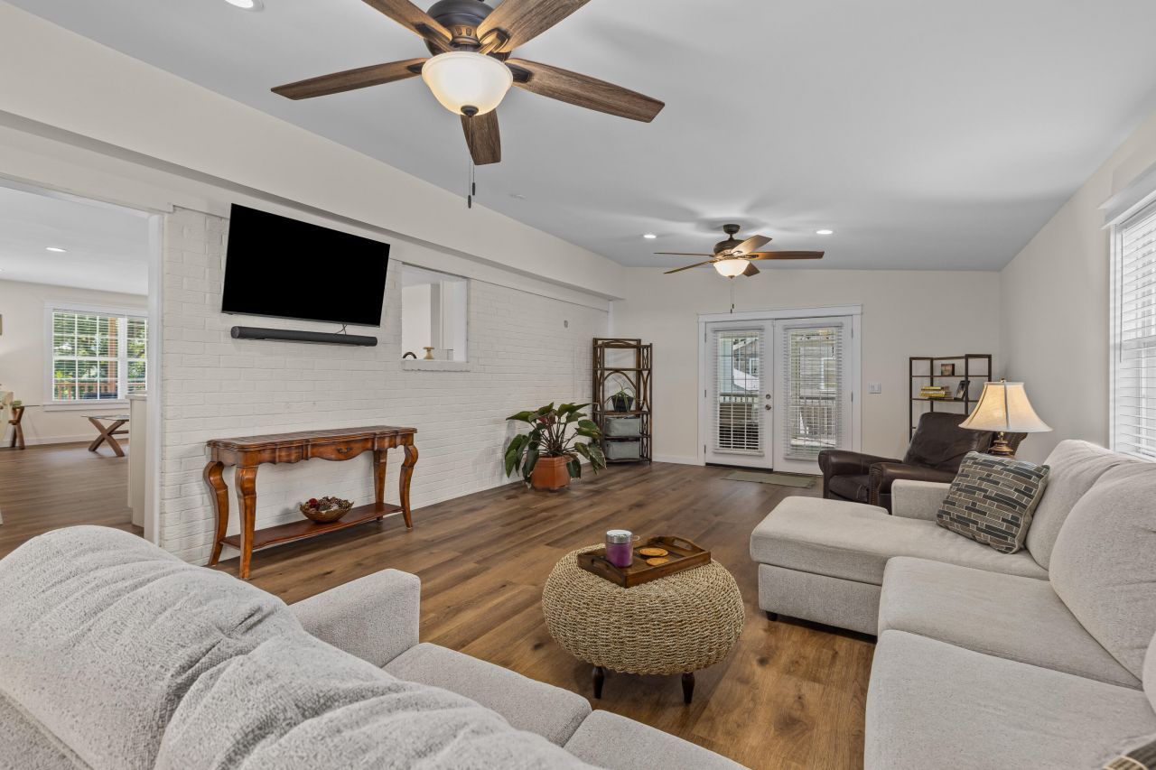 210 Cassena Street Photo 15