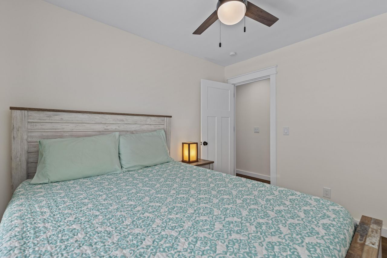 210 Cassena Street Photo 32