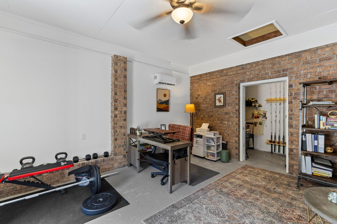 210 Cassena Street Photo 35