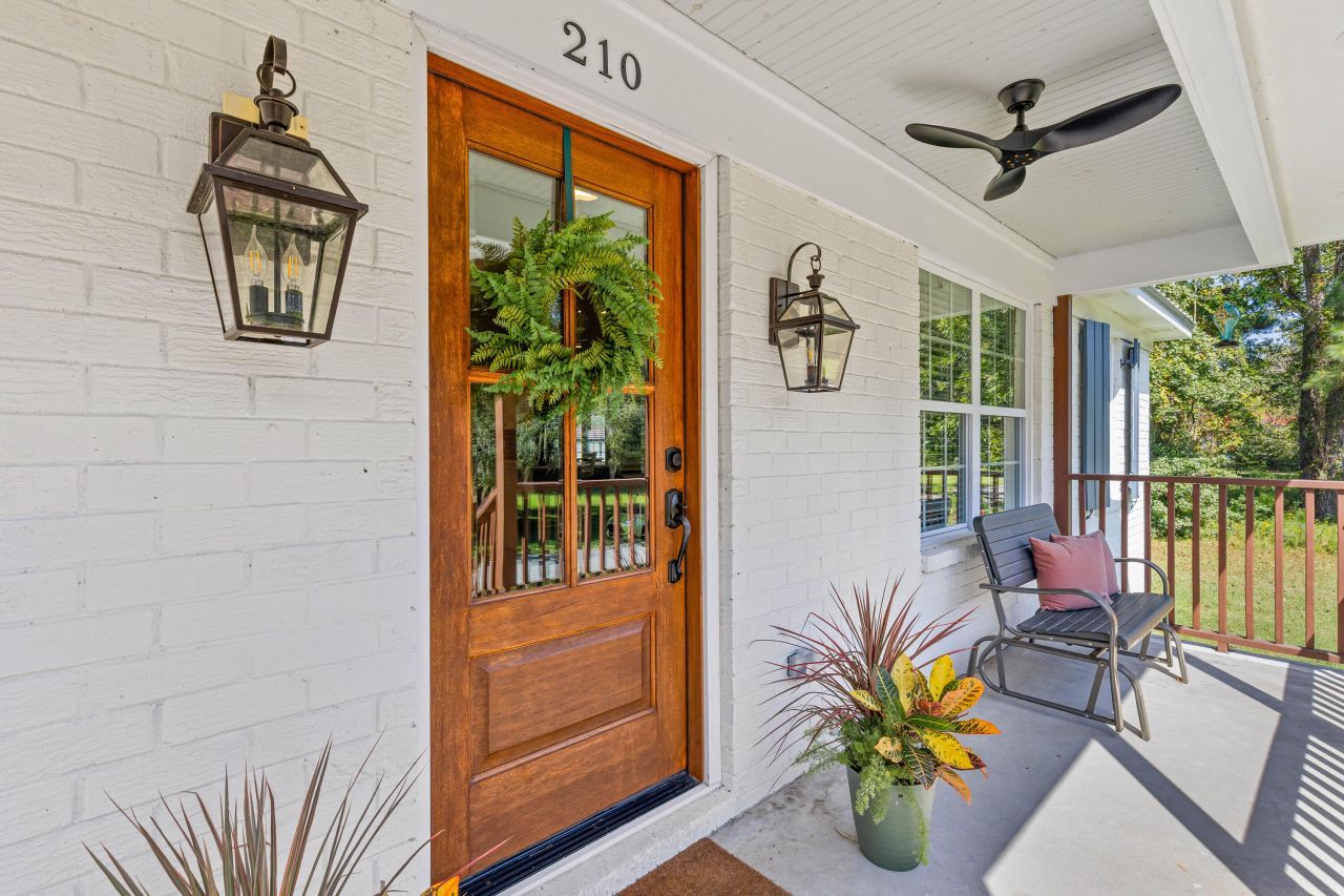 210 Cassena Street Photo 4