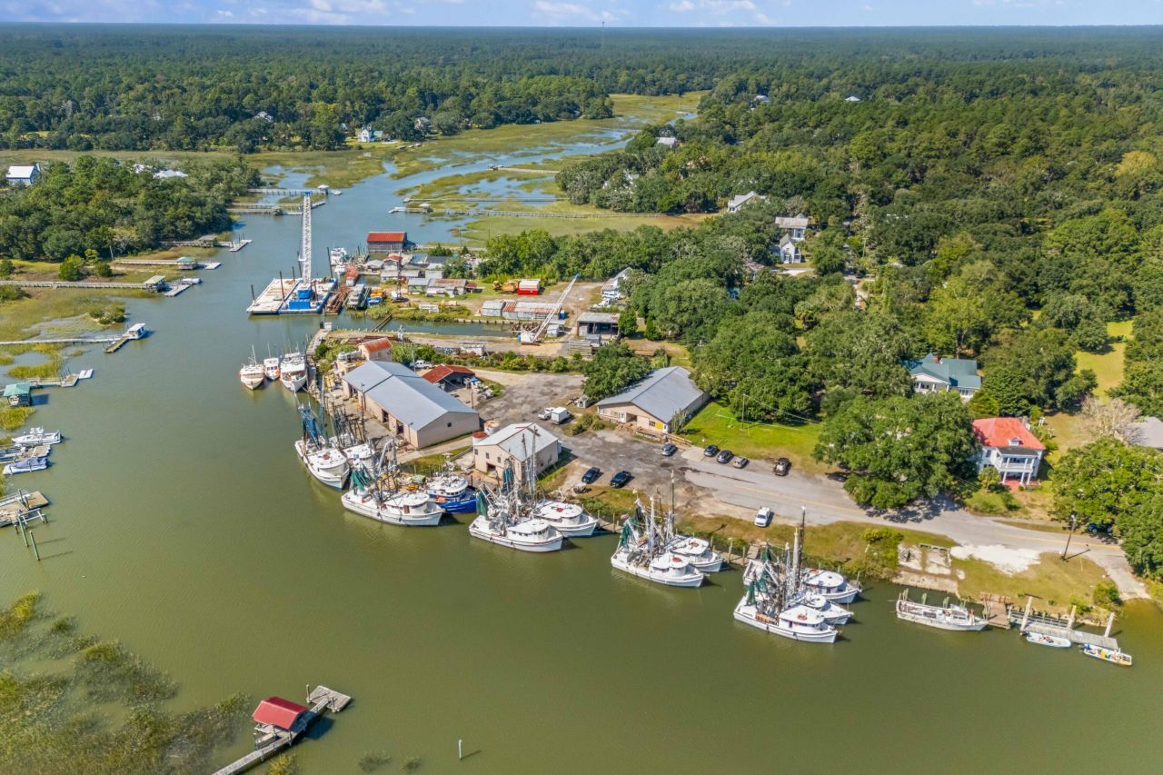 210 Cassena Street Photo 40