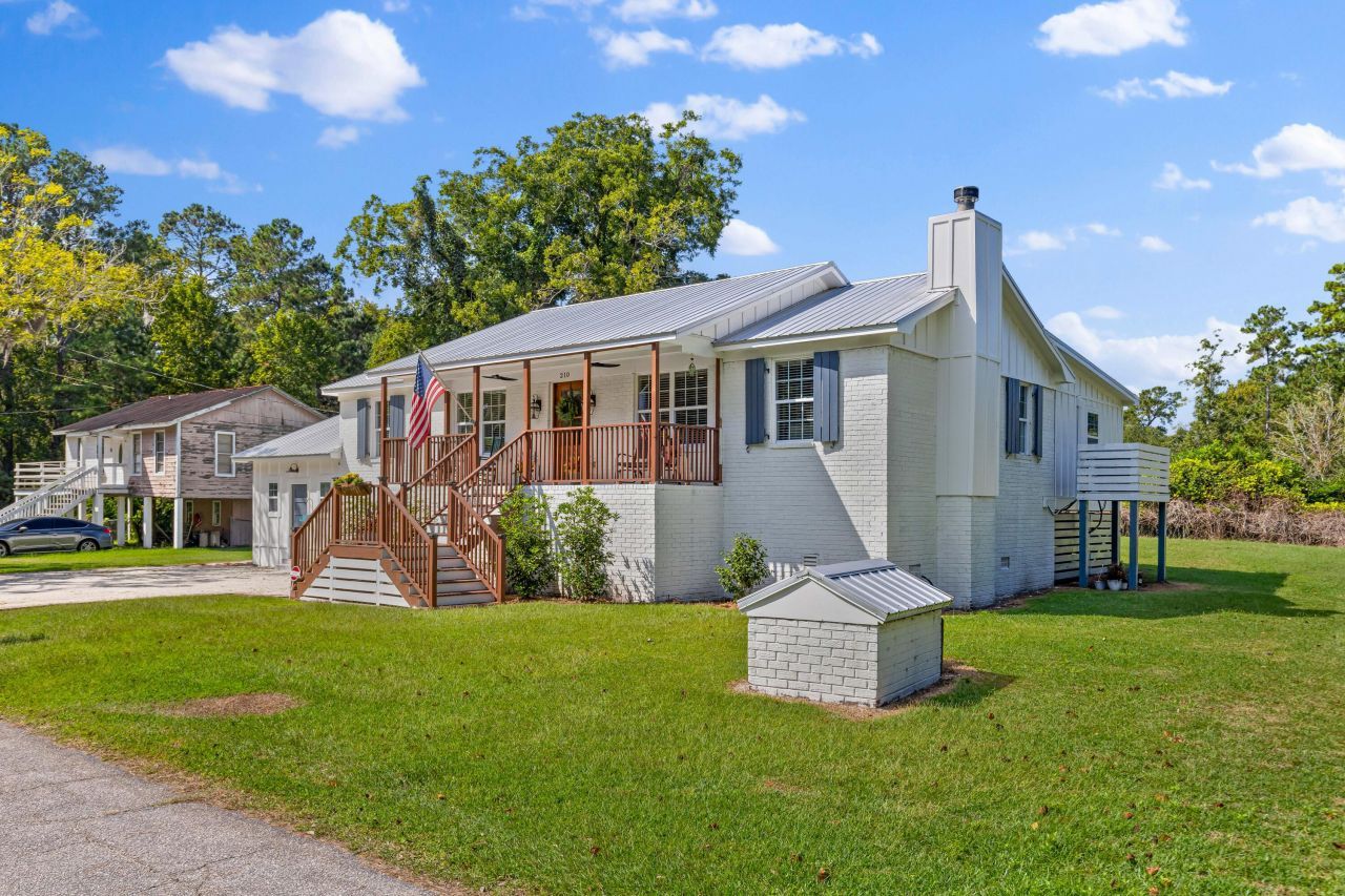 210 Cassena Street Photo 43