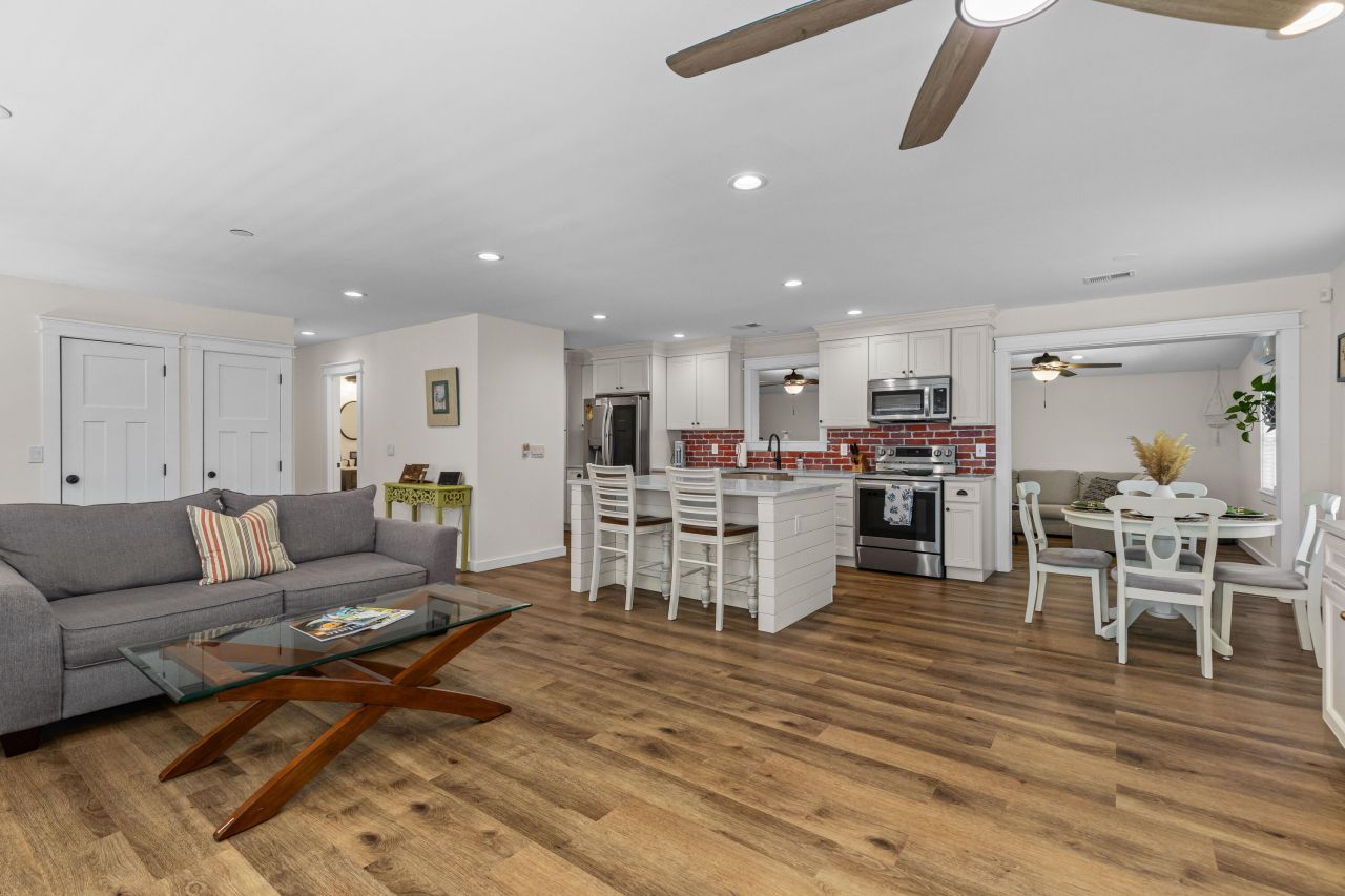 210 Cassena Street Photo 6