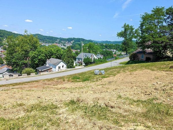 8030 Labrador Lane, Stonewood, WV 26301