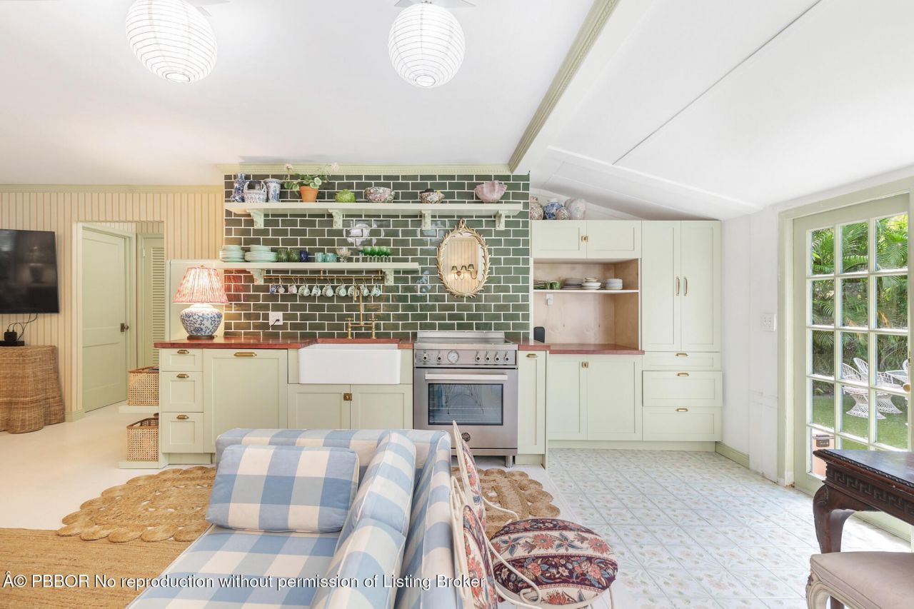 744 Avon Road, West Palm Beach, FL 33401 Photo