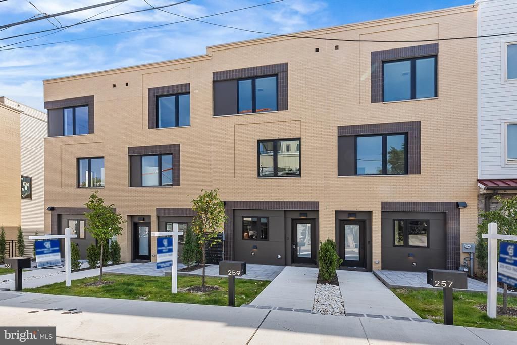 259 Delmar Street, Philadelphia, PA 19128 Main Photo