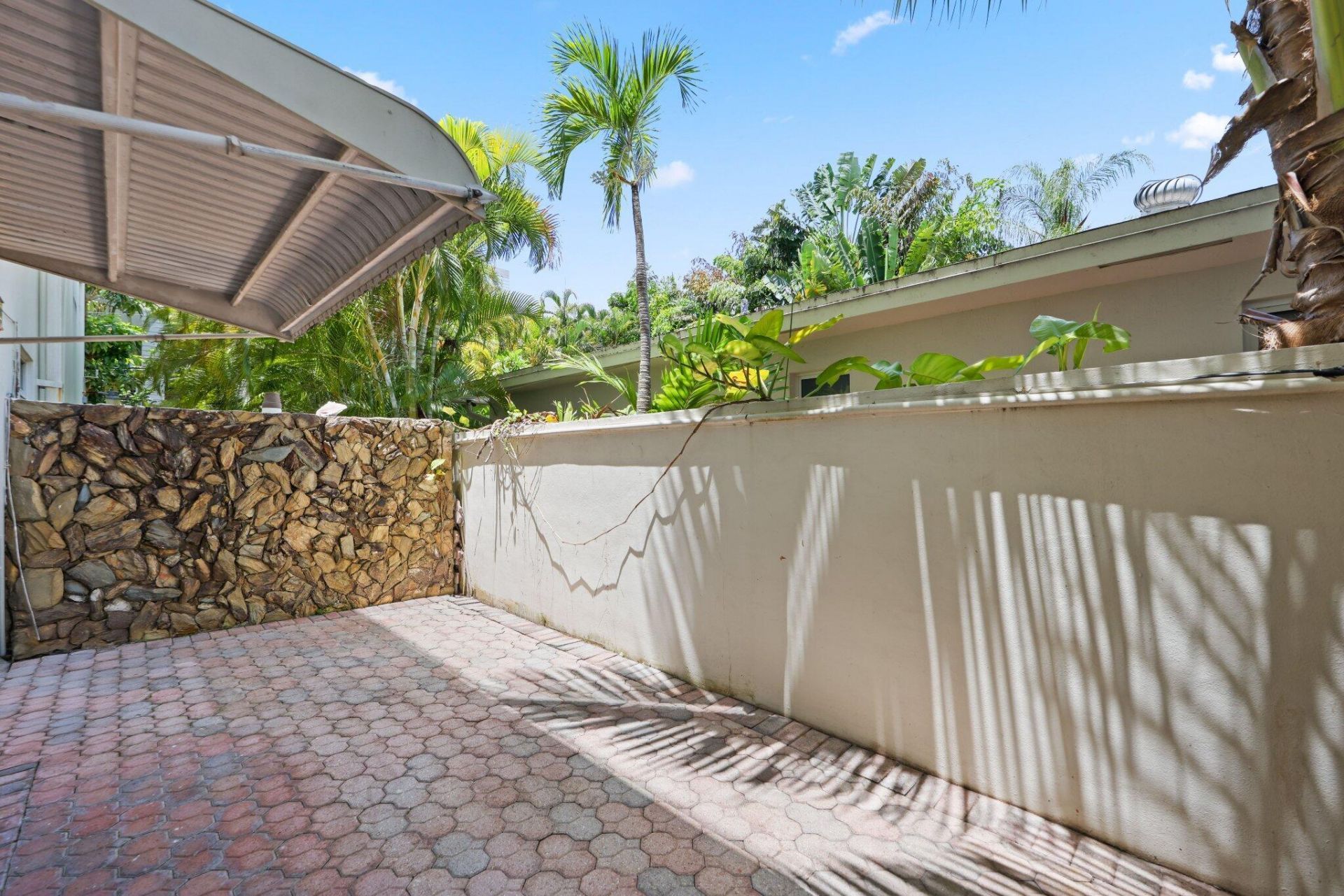 609 NE 13th Avenue, Unit 102, Fort Lauderdale, FL 33304 Photo