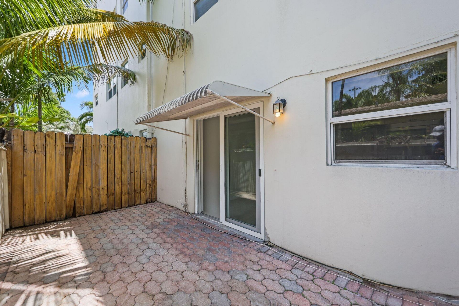 609 NE 13th Avenue, Unit 102, Fort Lauderdale, FL 33304 Photo