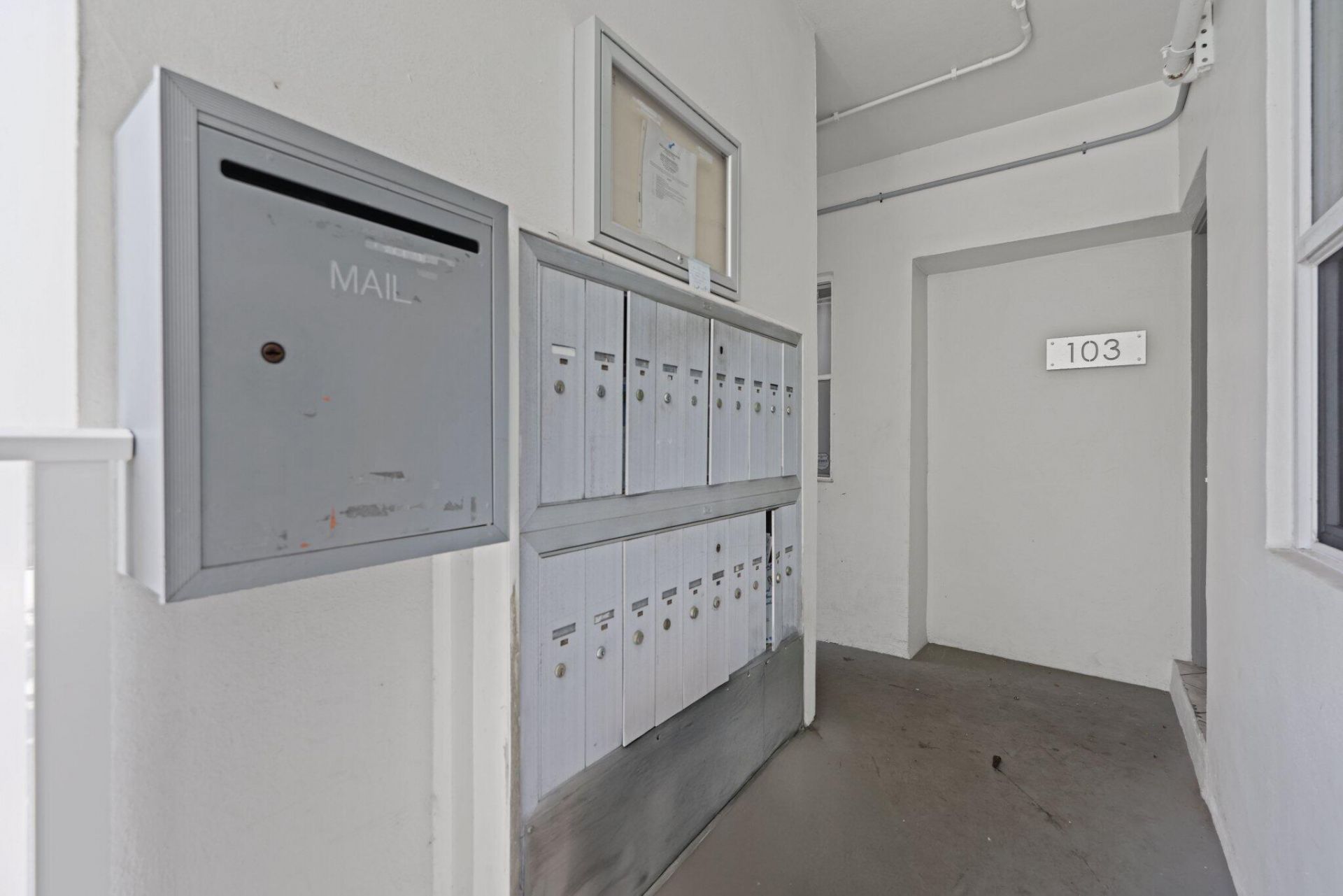 609 NE 13th Avenue, Unit 102, Fort Lauderdale, FL 33304 Photo