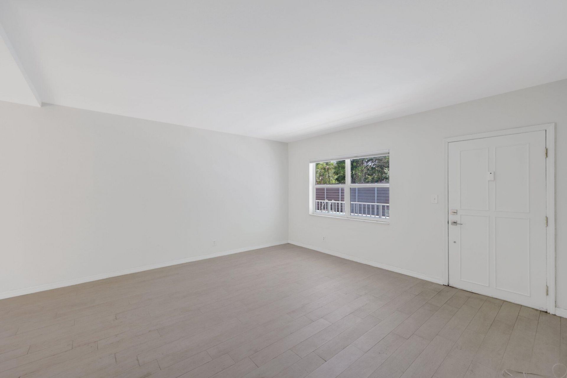 609 NE 13th Avenue, Unit 102, Fort Lauderdale, FL 33304 Photo