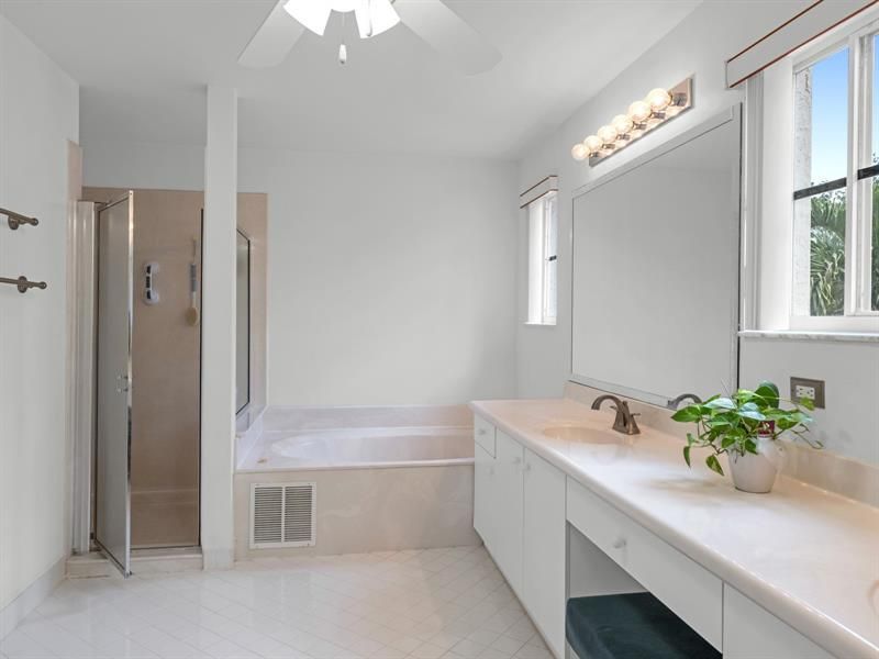 4032 Pinewood Lane, Weston, FL 33331 Photo