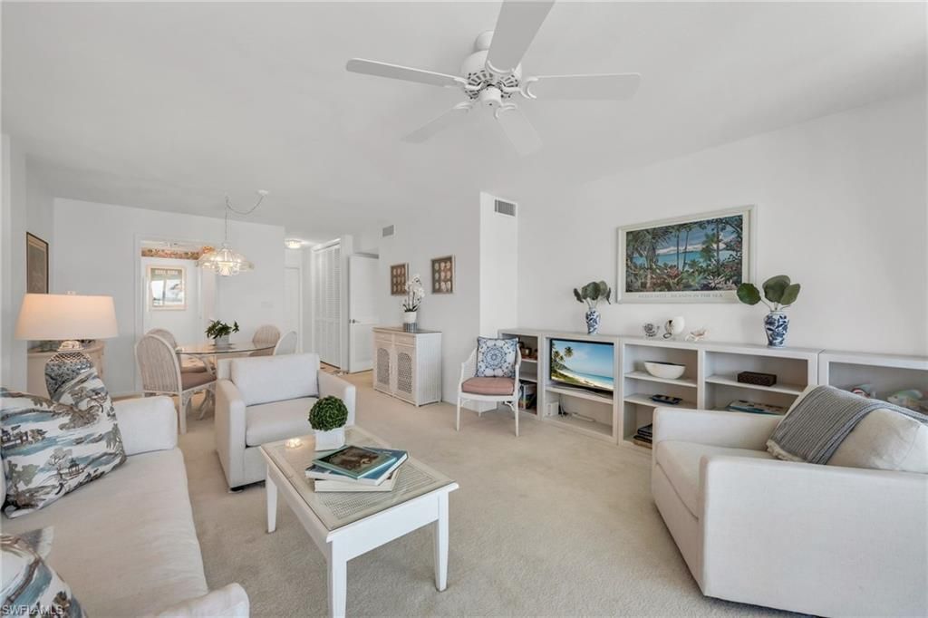 2121 Gulf Shore Blvd N, Unit 305, Naples, FL 34102 Photo