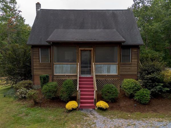 4679 MOUNTAIN FARM RD, ELKTON, VA 22827