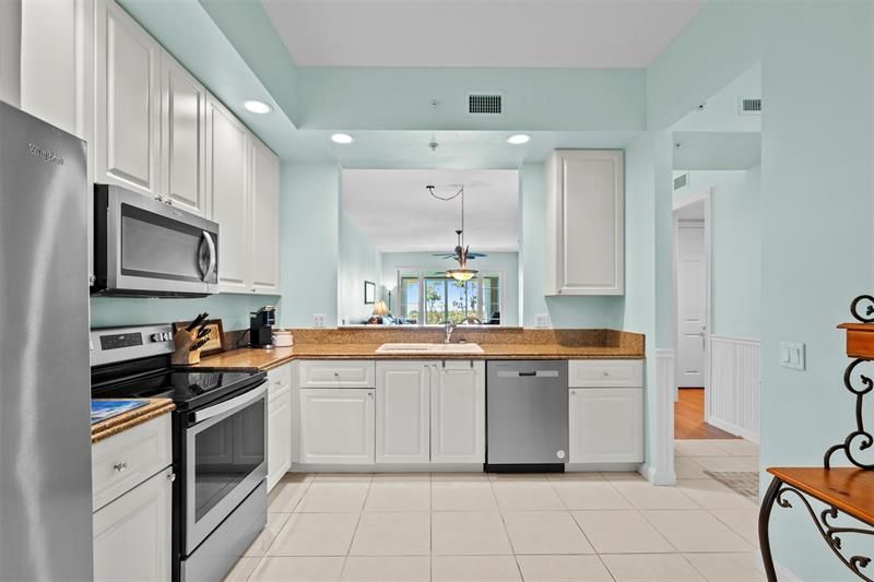 23 Harbour Isle Dr, Unit 102, Hutchinson Island, FL 34949 Photo