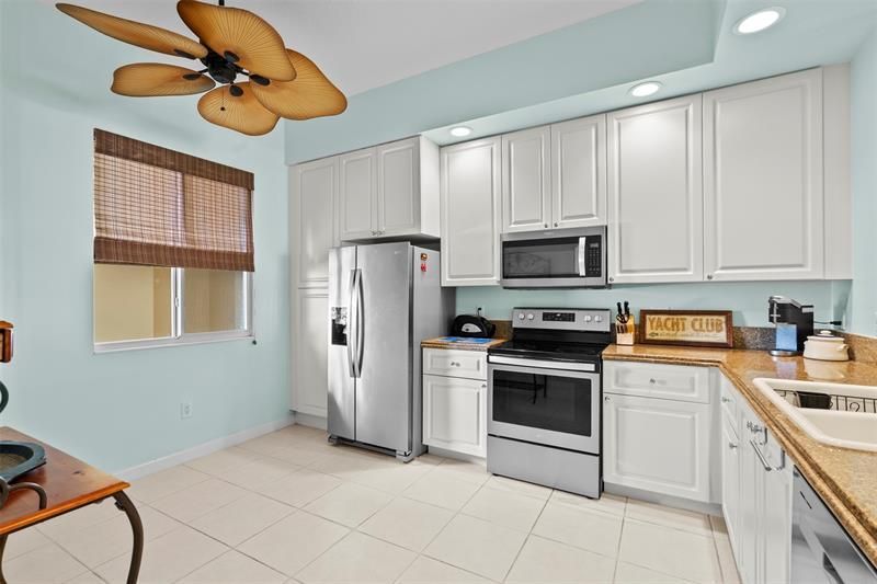 23 Harbour Isle Dr, Unit 102, Hutchinson Island, FL 34949 Photo