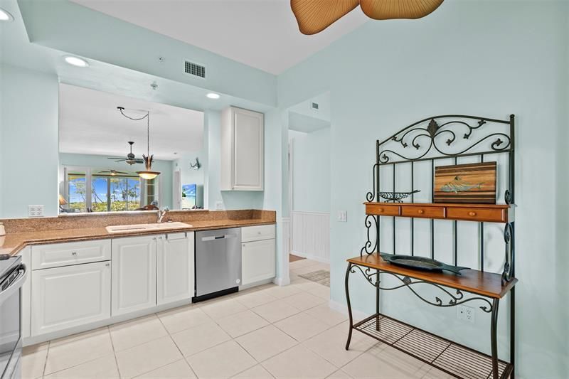 23 Harbour Isle Dr, Unit 102, Hutchinson Island, FL 34949 Photo