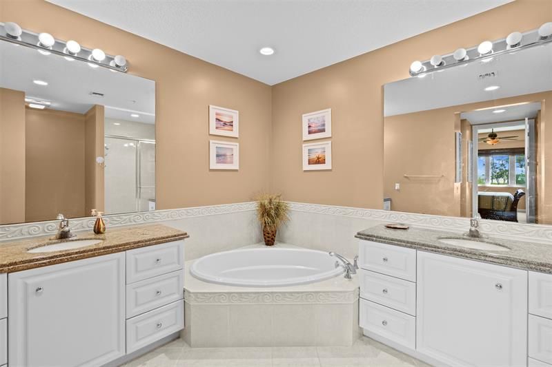 23 Harbour Isle Dr, Unit 102, Hutchinson Island, FL 34949 Photo