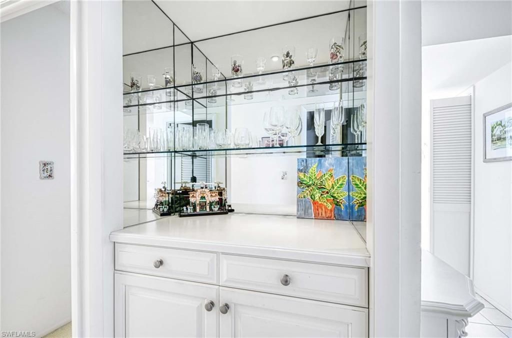 2151 Gulf Shore Blvd N, Unit 204, Naples, FL 34102 Photo