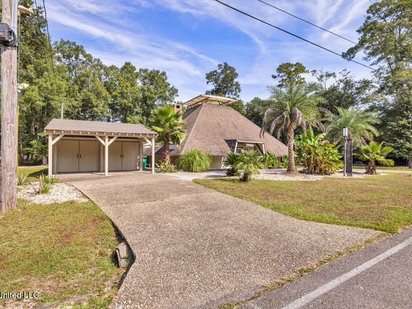 8332 Makiki Drive, Diamondhead, MS 39525