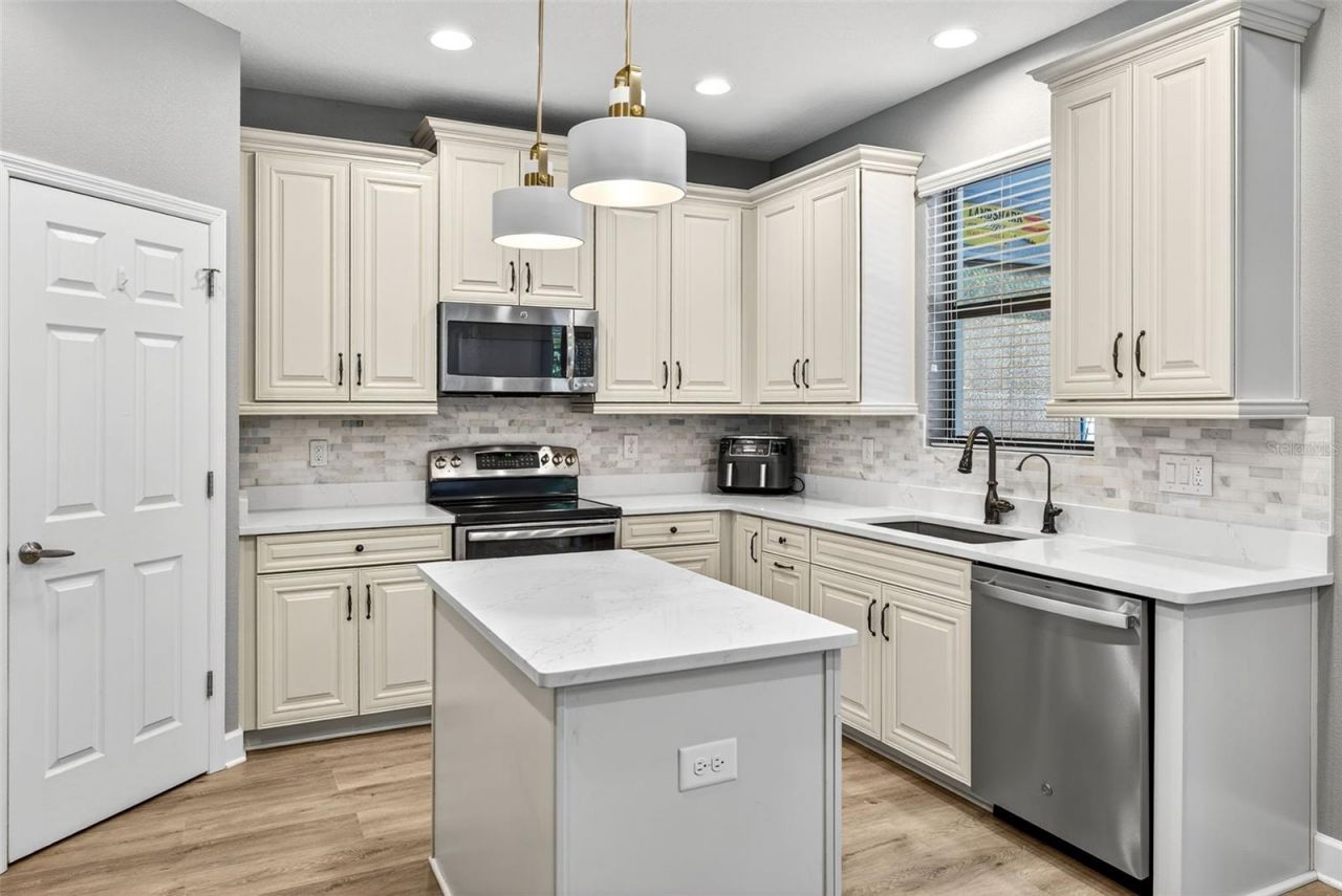 11303 Lazy Hickory Lane, Tampa, FL 33635 Photo