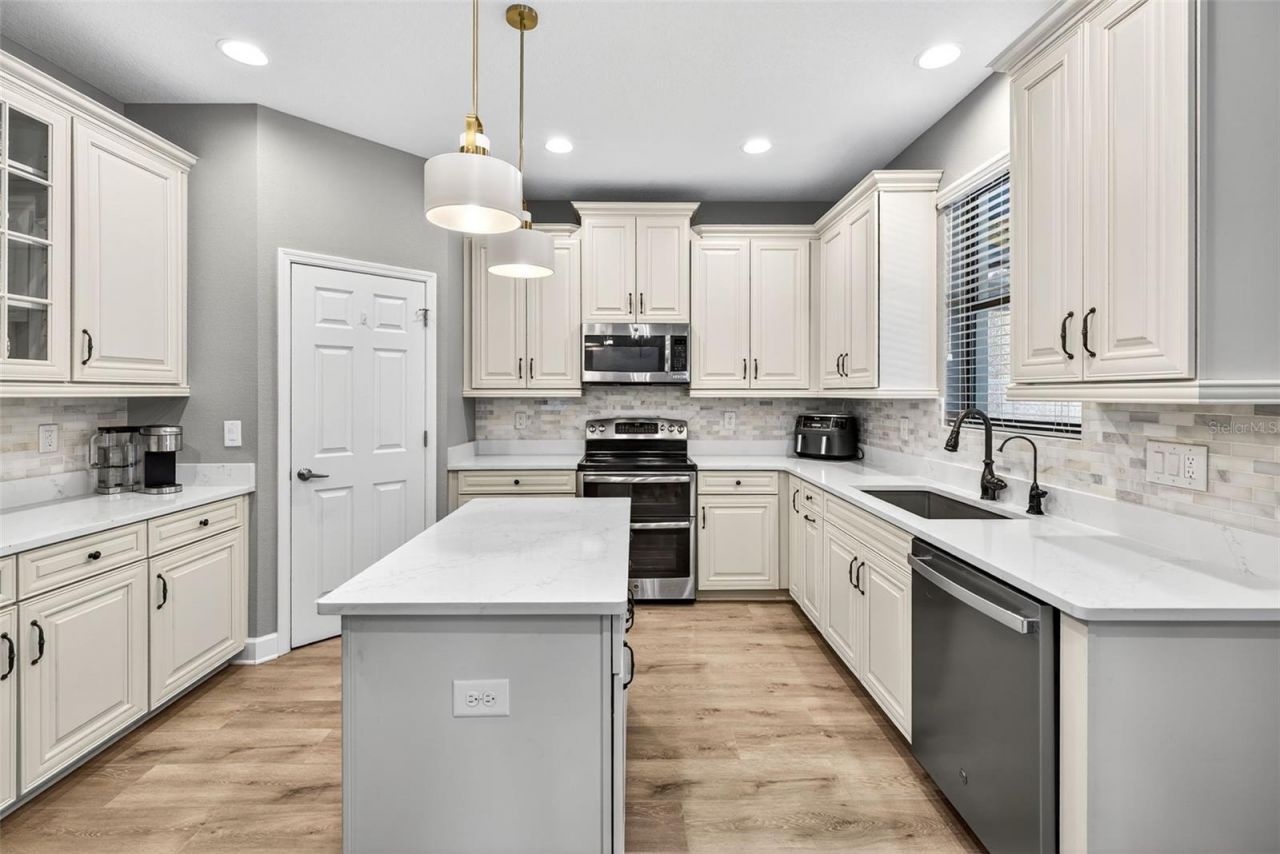 11303 Lazy Hickory Lane, Tampa, FL 33635 Photo