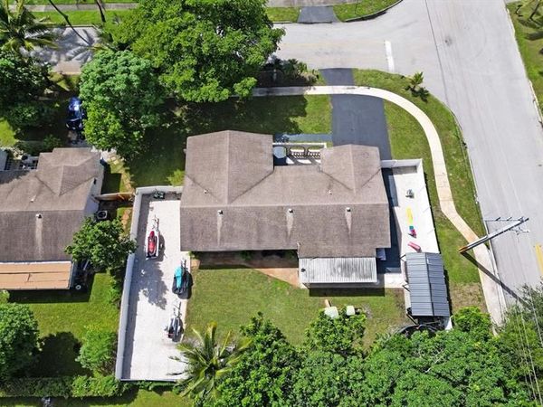 6411 SW 6th St, Margate, FL 33068