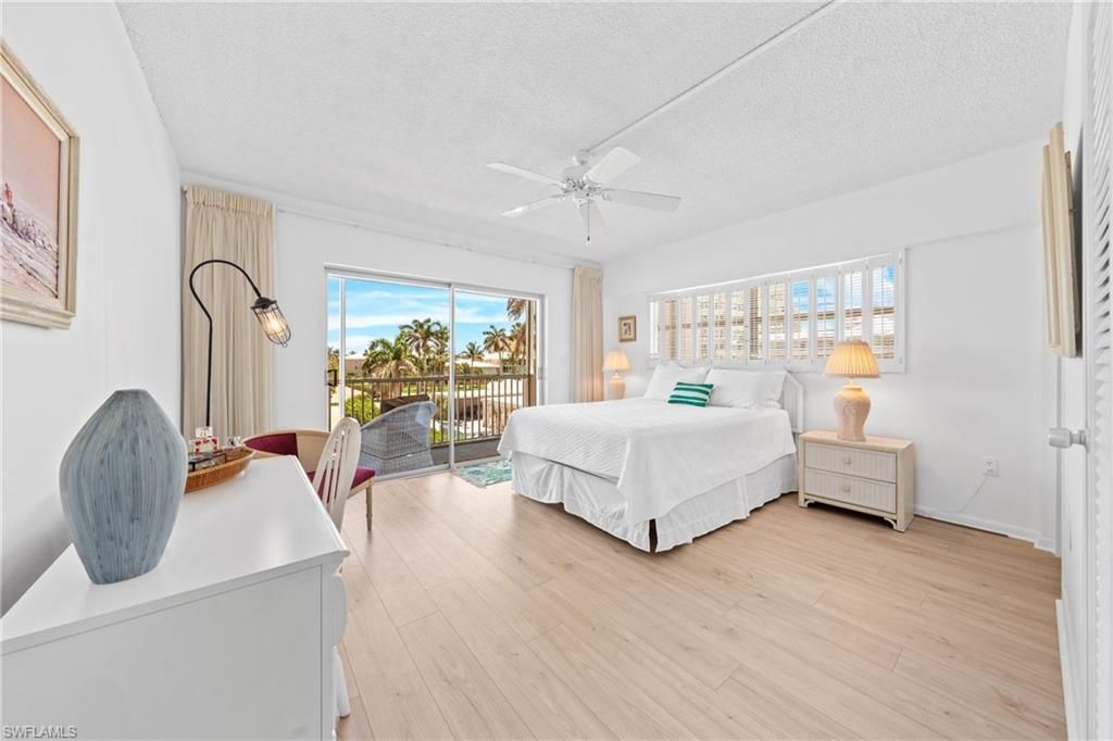 1977 Gulf Shore Blvd N, Unit 302, Naples, FL 34102 Photo