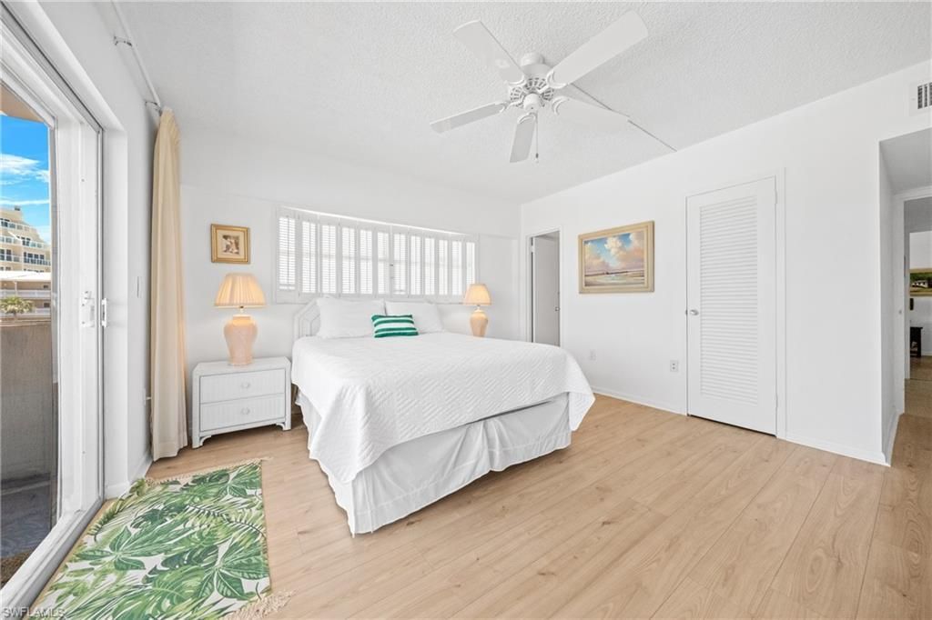 1977 Gulf Shore Blvd N, Unit 302, Naples, FL 34102 Photo