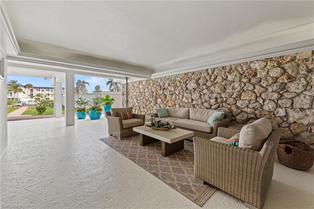 1977 Gulf Shore Blvd N, Unit 302, Naples, FL 34102 Photo