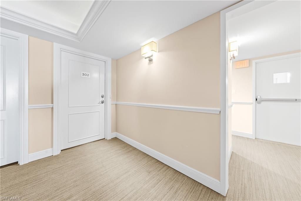 1977 Gulf Shore Blvd N, Unit 302, Naples, FL 34102 Photo