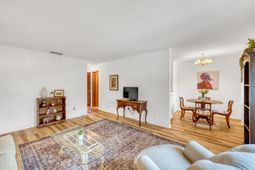 753 Ashdale Drive photo 4