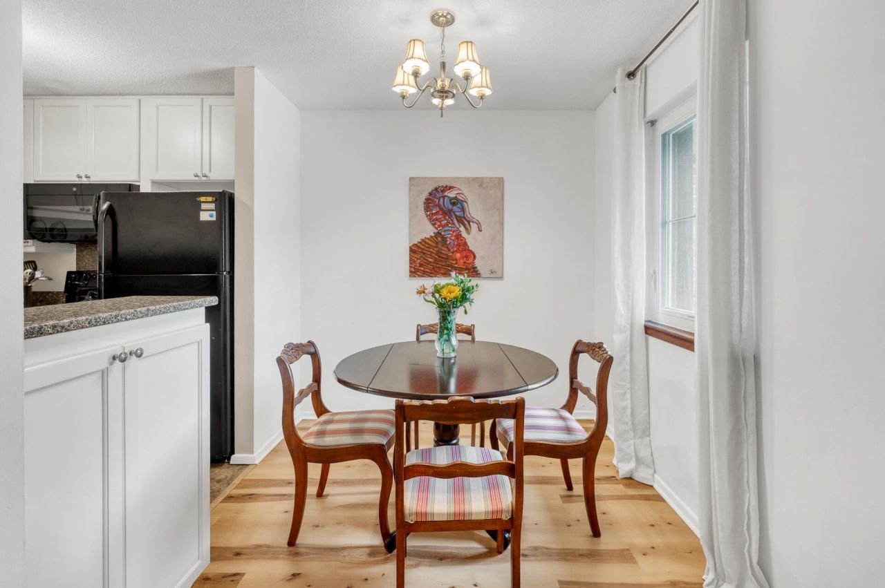 753 Ashdale Drive Photo 6