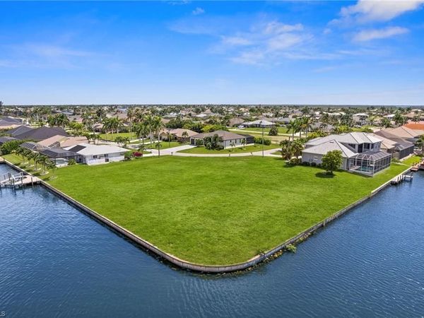 2701 SW 30th TER, CAPE CORAL, FL 33914