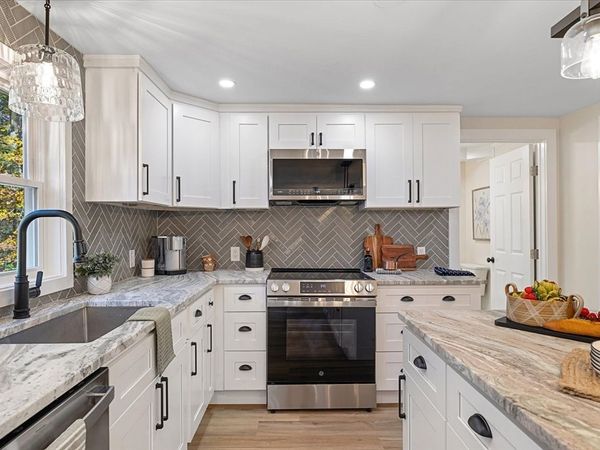 420 Queen Lake Road, Phillipston, MA 01331