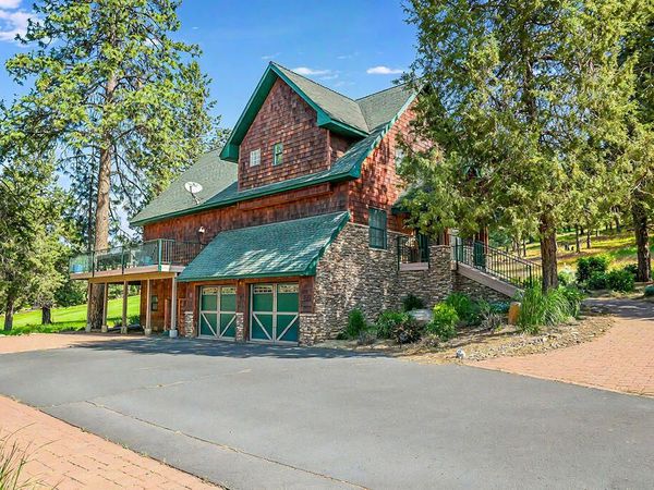 5850 Coopers Hawk Road, Klamath Falls, OR 97601