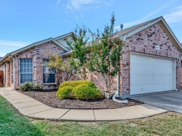 6461 Regina Drive, Fort Worth, TX 76131
