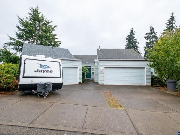 6101 Woodside (-1380 Jonmart Av SE) Dr SE, Salem, OR 97306