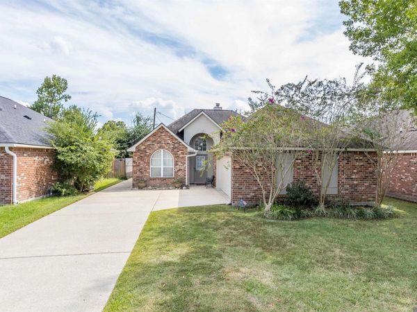 17460 Kaitlyn Dr, Baton Rouge, LA 70817
