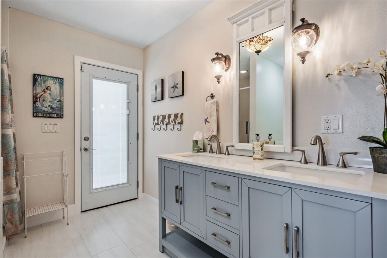 615 N Mayo Street, Crystal Beach, FL 34681 Photo