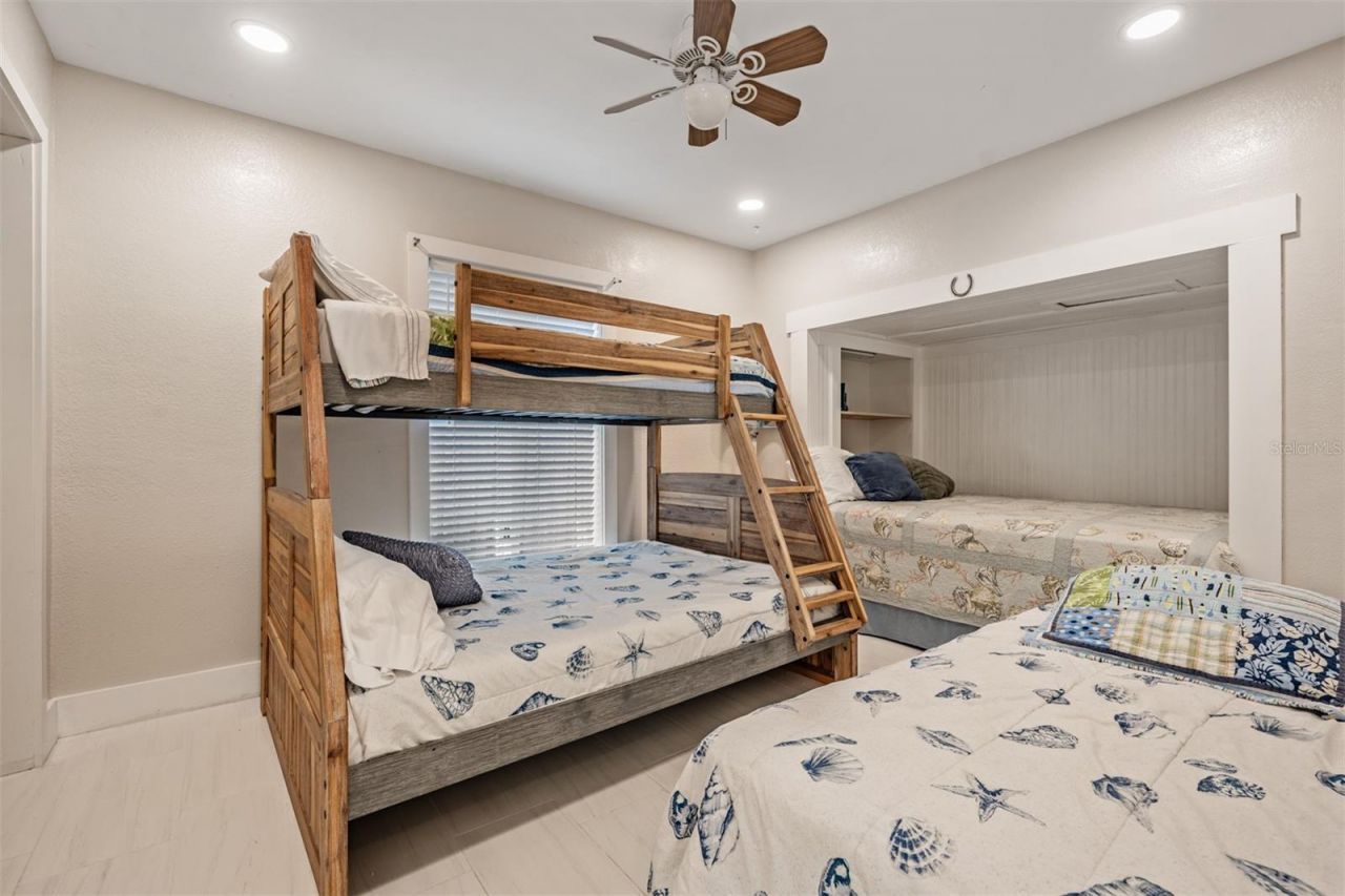 615 N Mayo Street, Crystal Beach, FL 34681 Photo