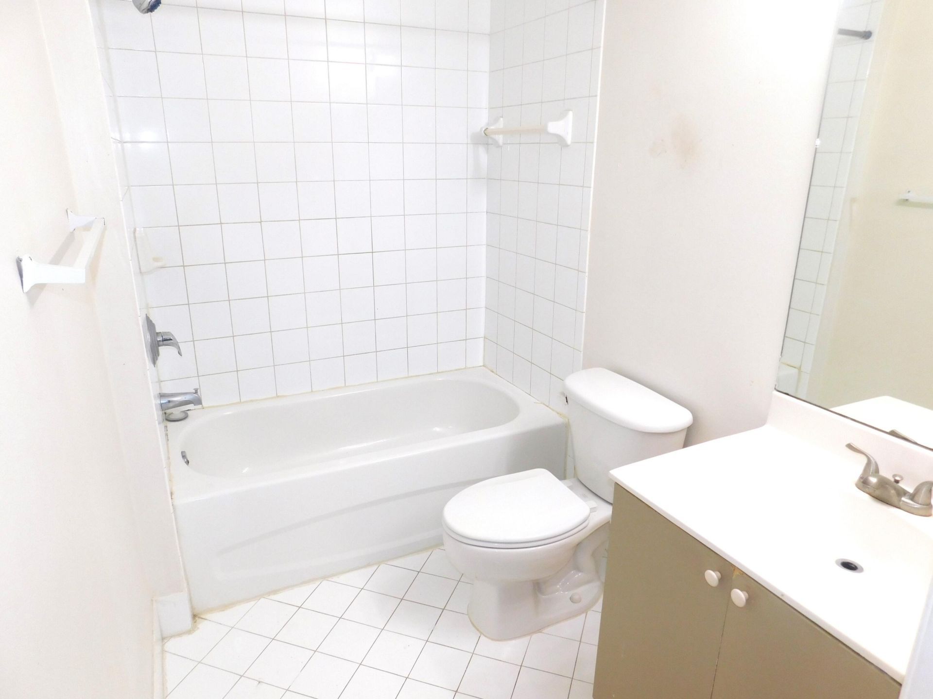 3800 N Jog Road, Unit 204, West Palm Beach, FL 33411 Photo