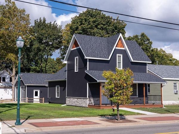 216 Fifth Street W, Clare, MI 48617