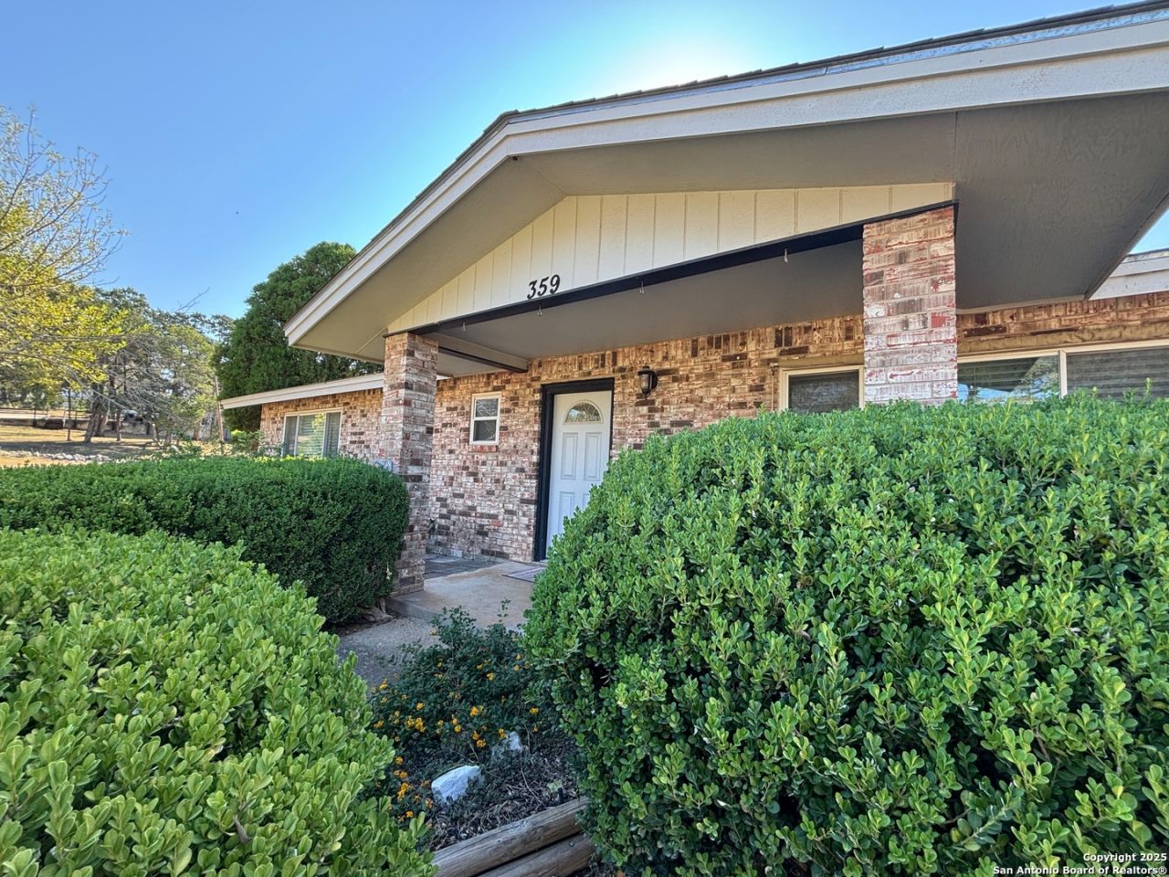 359 Lark, New Braunfels, TX 78132 Main Photo