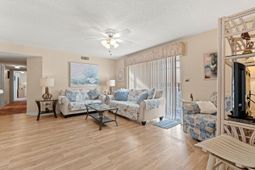 2220 Andover Dr. photo 4