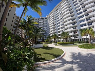 100 LINCOLN ROAD, Unit 332, MIAMI BEACH, FL 33139