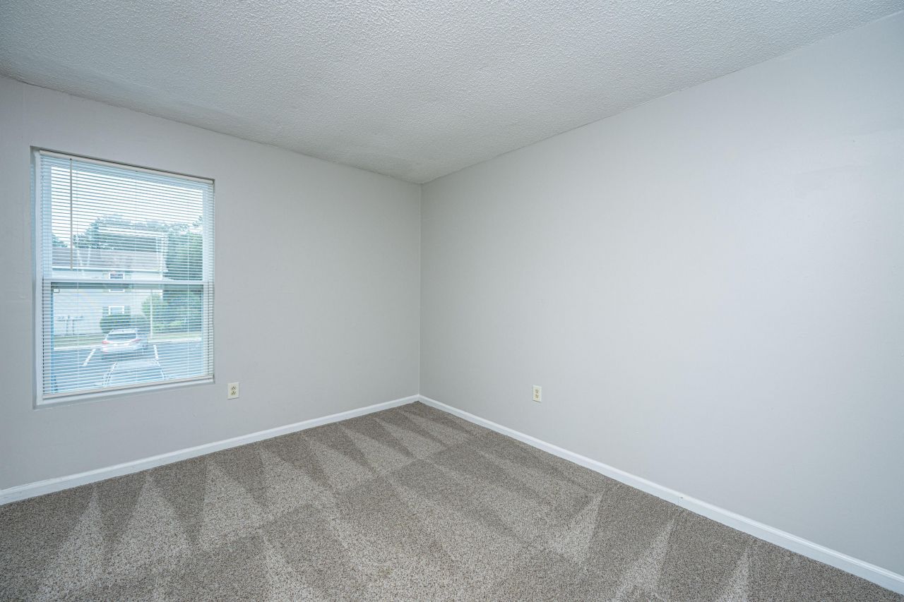 1402 Camp Road Photo 11