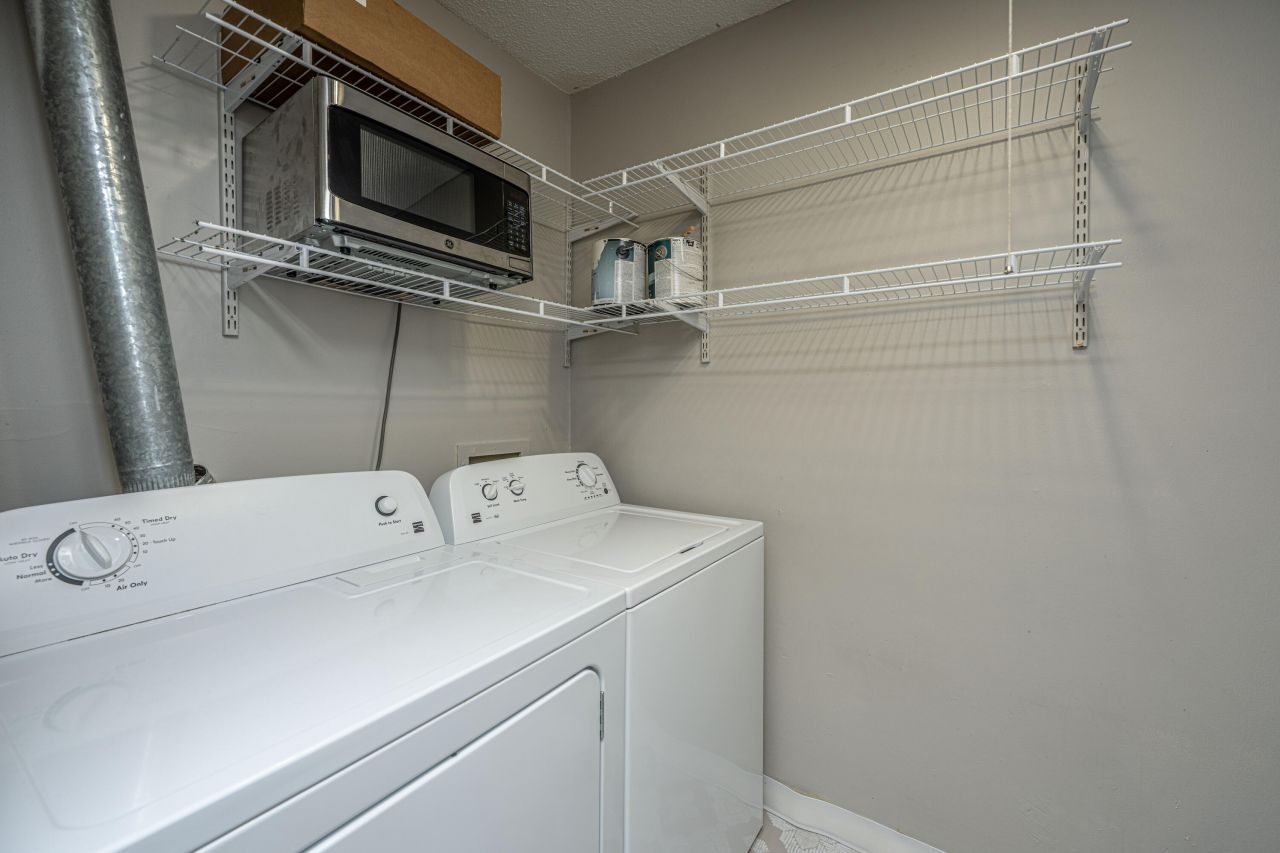 1402 Camp Road Photo 13