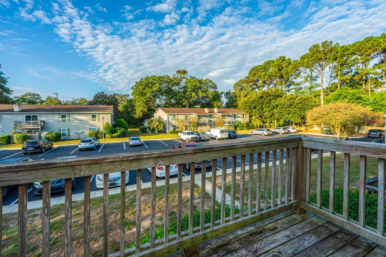 1402 Camp Road Photo 14