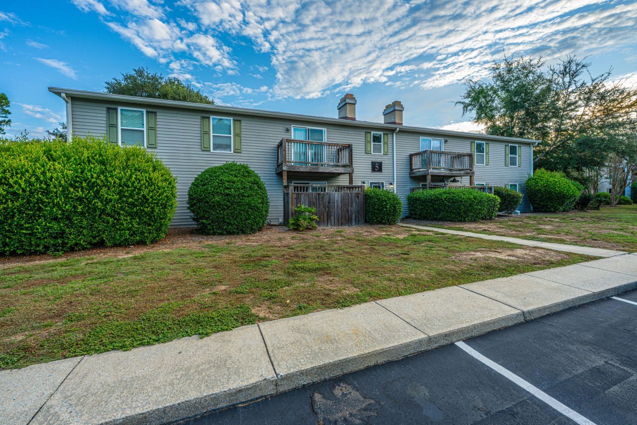 1402 Camp Road Photo 15